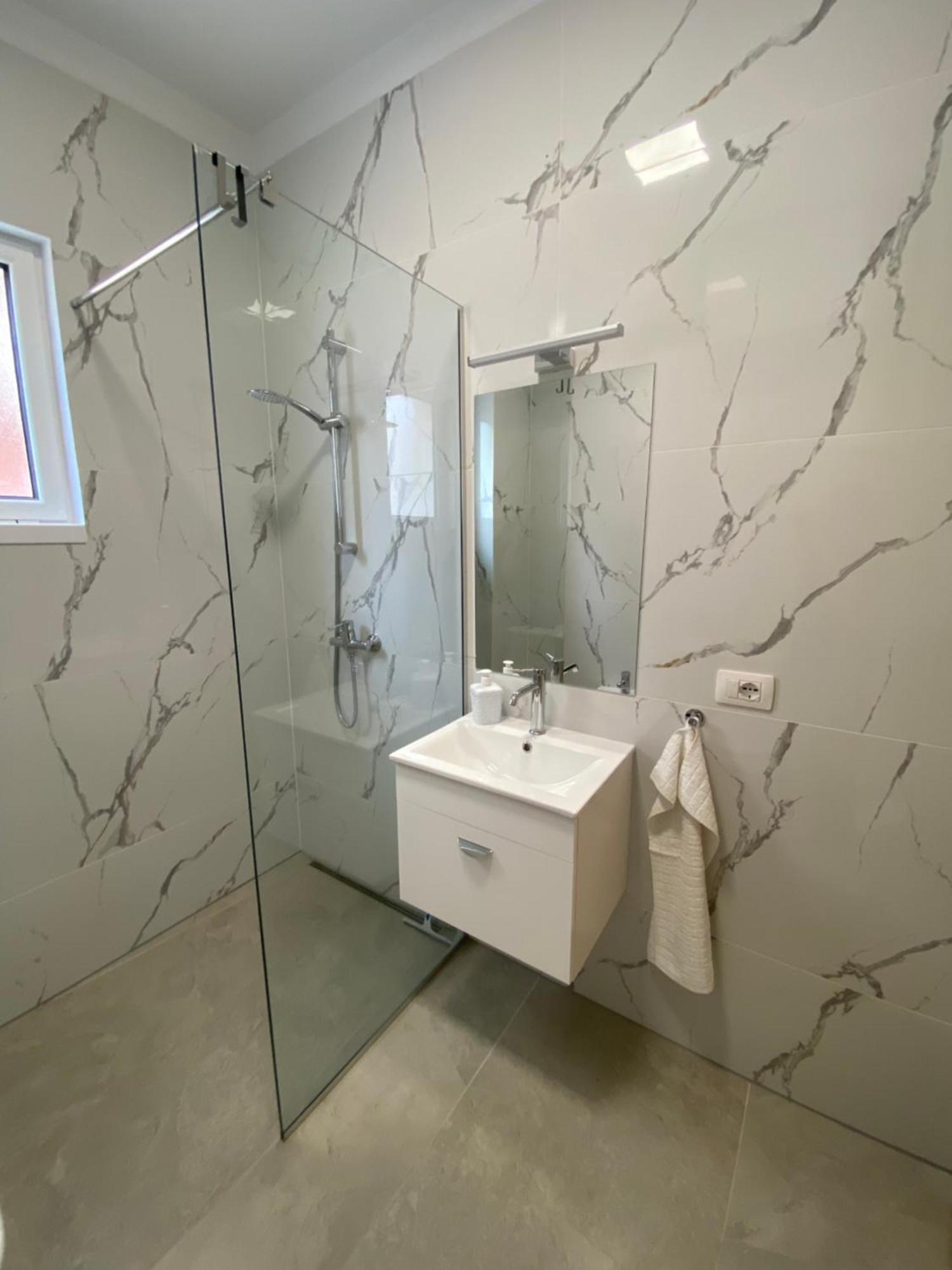 Sunny Apartament Saranda 2 Eksteriør billede